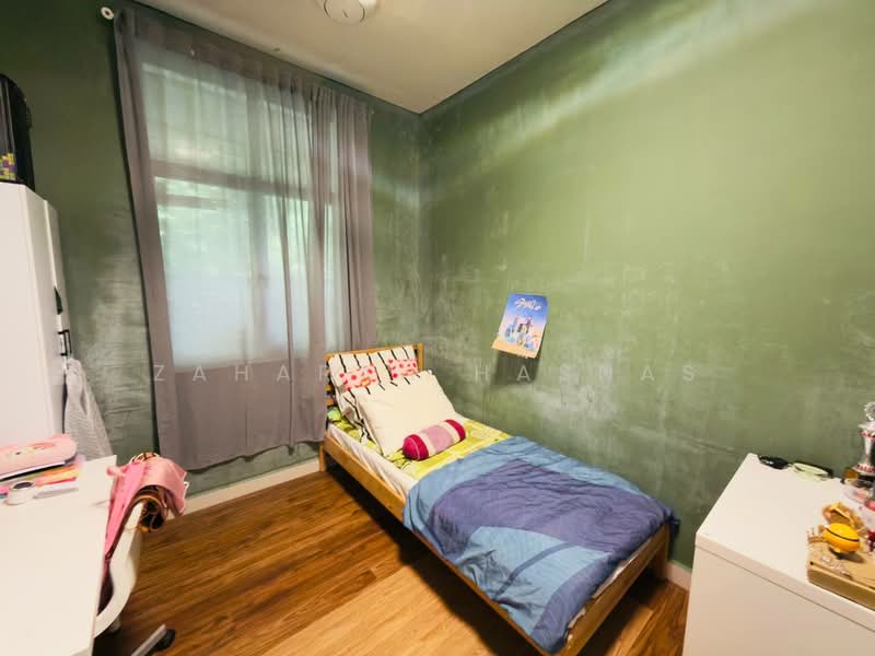 Bungalow for Sale in Bandar Tasik Senangin (Lenggeng) - Zaharah Hasnas - Bedroom - PropertyGuru.com.my