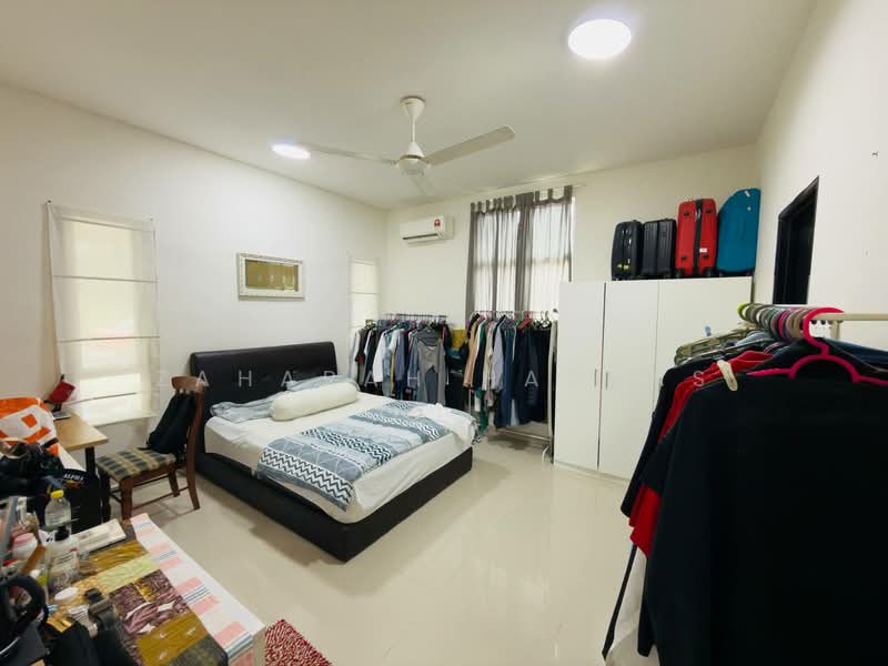 Bungalow for Sale in Bandar Tasik Senangin (Lenggeng) - Zaharah Hasnas - Bedroom - PropertyGuru.com.my