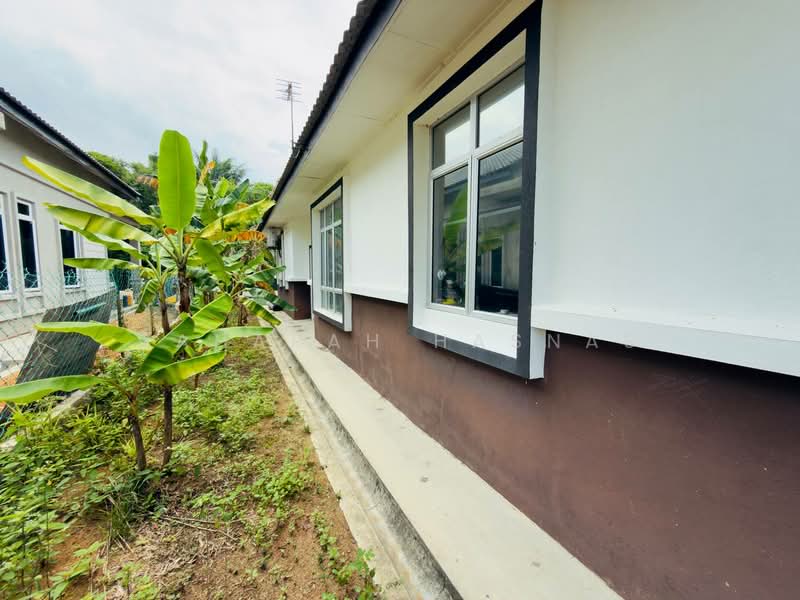 Bungalow for Sale in Bandar Tasik Senangin (Lenggeng) - Zaharah Hasnas - Exterior - PropertyGuru.com.my