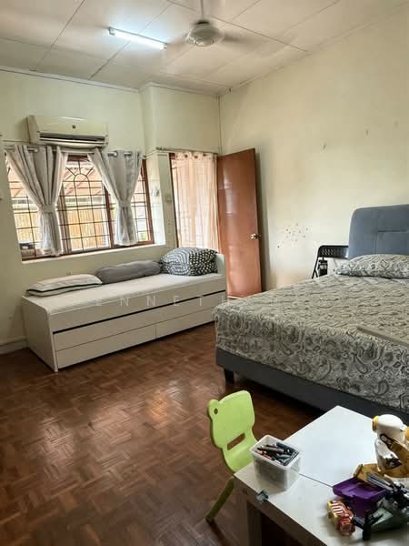 2-storey Terraced House for Sale in Usj 17 (Subang Jaya) - Kenneth Tan - Bedroom - PropertyGuru.com.my