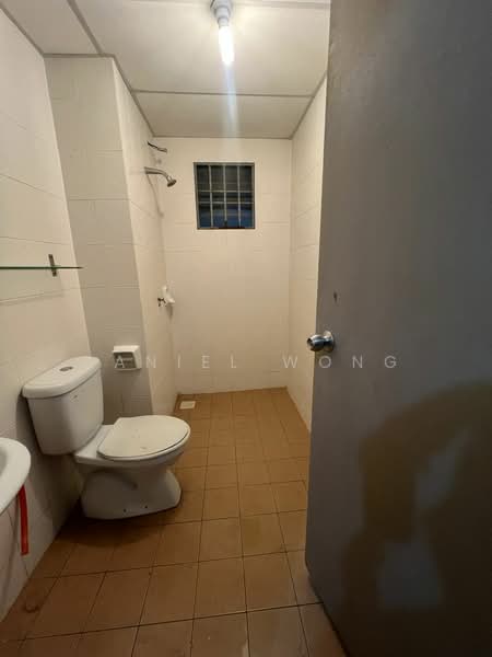 Pangsapuri untuk Disewa di Angsana Apartment - Daniel Wong - Bathroom - PropertyGuru.com.my