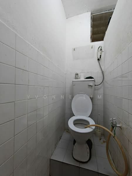 Rumah Flat untuk Dijual di Taman Mutiara Rini - Yvonne Lim - Bathroom - PropertyGuru.com.my