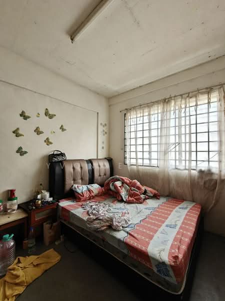 Rumah Flat untuk Dijual di Taman Mutiara Rini - Yvonne Lim - Bedroom - PropertyGuru.com.my