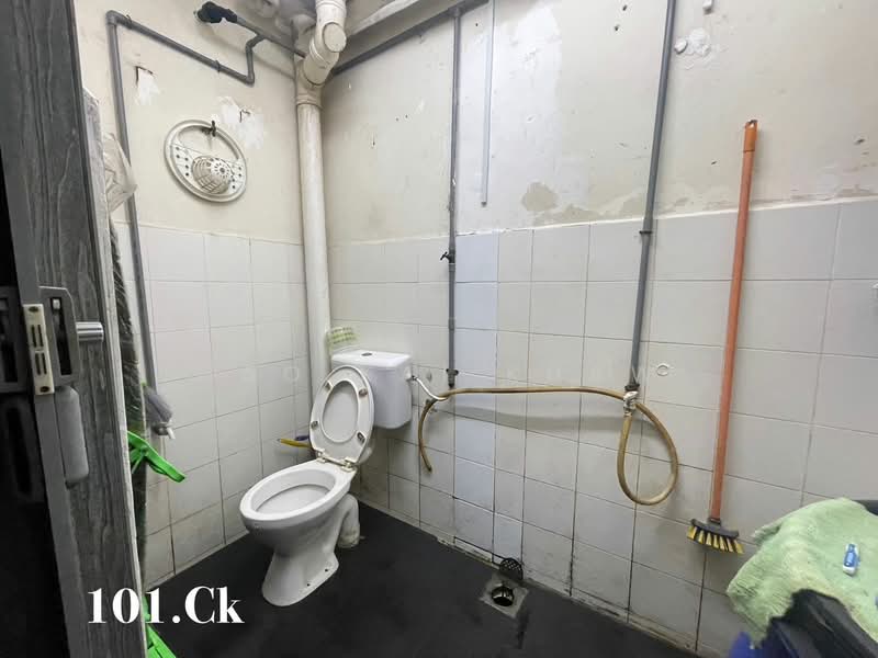 Rumah Flat untuk Dijual di Pangsapuri Palma - Hao Kai Khaw - Bathroom - PropertyGuru.com.my