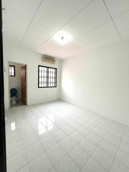 2-storey Terraced House for Sale in Sri Saujana (Kota Tinggi) - Kavin Tan - Bathroom - PropertyGuru.com.my
