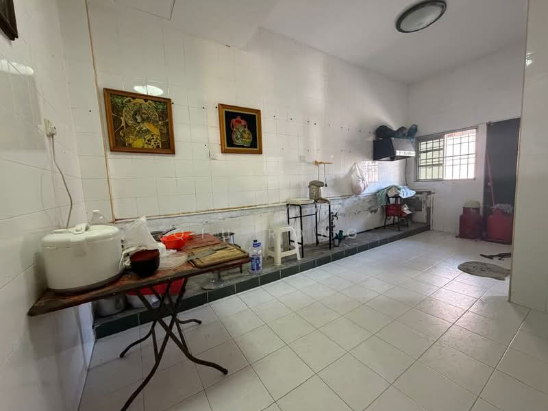 Rumah Teres 2 Tingkat untuk Dijual di Taman Maju (Batu Pahat) - Qiu Rong - Kitchen - PropertyGuru.com.my