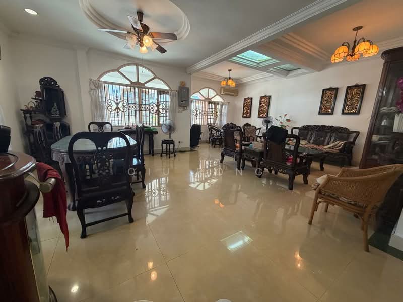 Rumah Teres 2 Tingkat untuk Dijual di Taman Maju (Batu Pahat) - Qiu Rong - Living Room - PropertyGuru.com.my