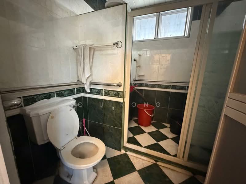 Rumah Teres 2 Tingkat untuk Dijual di Taman Maju (Batu Pahat) - Qiu Rong - Bathroom - PropertyGuru.com.my