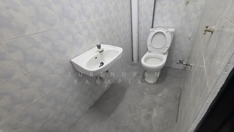 Rumah Teres 2 Tingkat untuk Disewa di Taman Sentosa (Klang) - Surendran Karapiah - Bathroom - PropertyGuru.com.my