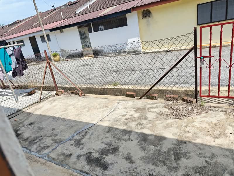 1-storey Terraced House for Sale in Ayer Tawar (Perak) - K F Chong - Exterior - PropertyGuru.com.my