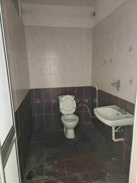 Shop / Office for Rent in Taman Batu Pahat (Batu Pahat) - Qiu Rong - Bathroom - PropertyGuru.com.my