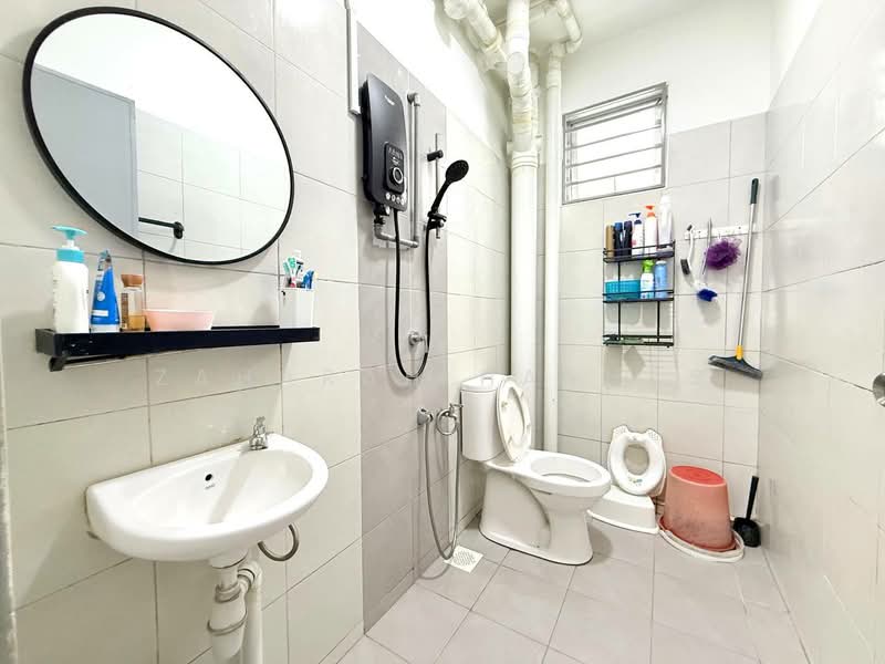 Apartment for Sale at Residensi Idaman - Zaharah Hasnas - Bathroom - PropertyGuru.com.my