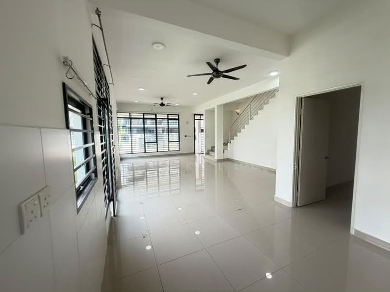 Rumah Teres 2 Tingkat untuk Dijual di Rawang (Selangor) - Patrick Leong - Living Room - PropertyGuru.com.my