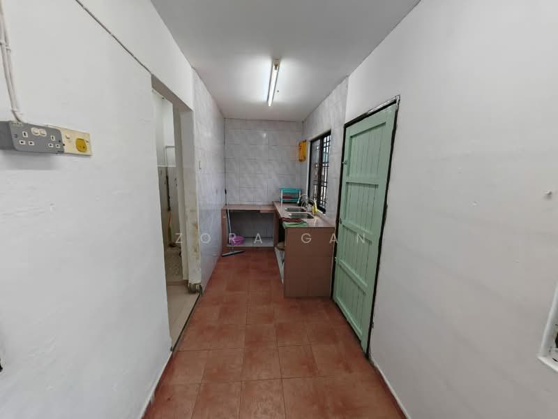 Tanah Kediaman untuk Dijual di Taman Ungku Tun Aminah (Skudai) - Zora Gan - Kitchen - PropertyGuru.com.my