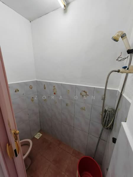 Tanah Kediaman untuk Dijual di Taman Ungku Tun Aminah (Skudai) - Zora Gan - Bathroom - PropertyGuru.com.my