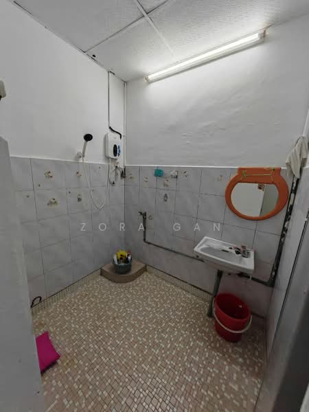 Tanah Kediaman untuk Dijual di Taman Ungku Tun Aminah (Skudai) - Zora Gan - Bathroom - PropertyGuru.com.my