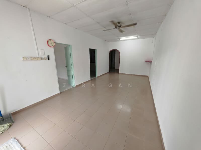 Tanah Kediaman untuk Dijual di Taman Ungku Tun Aminah (Skudai) - Zora Gan - Living Room - PropertyGuru.com.my