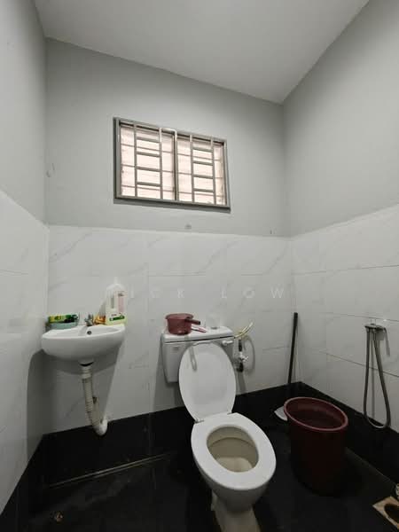 1-storey Terraced House for Rent in Taman Putri Kulai (Kulai) - Nick Low - Bathroom - PropertyGuru.com.my