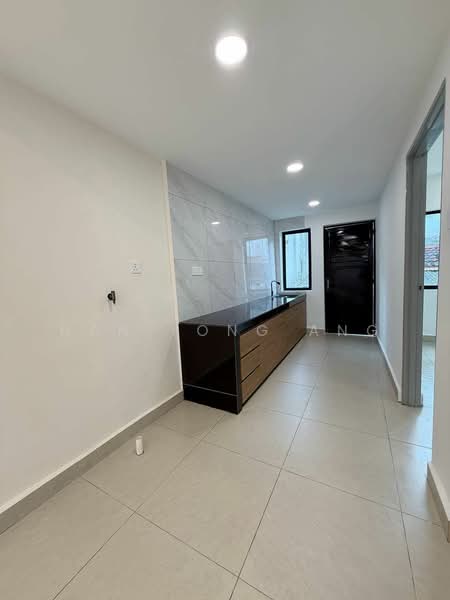 2-storey Terraced House for Sale in Taman Desa Cemerlang (Ulu Tiram) - Han Yong Ang - Kitchen - PropertyGuru.com.my