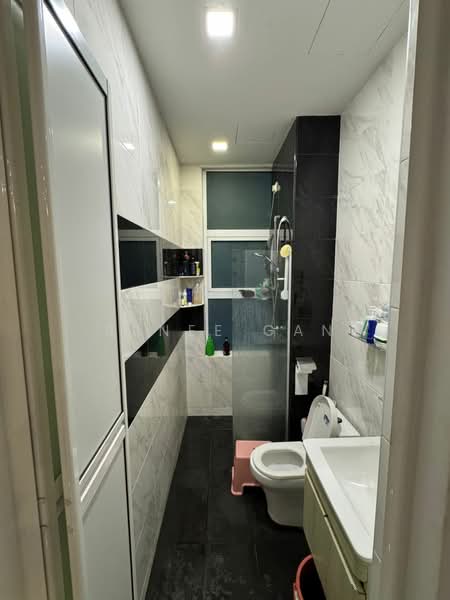 Service Residence for Sale at D'carlton (Residensi Seri Mega) - Renee Gan - Bathroom - PropertyGuru.com.my