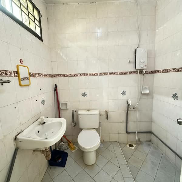 2-storey Terraced House for Rent in Taman Nusa Jaya Mas (Iskandar Puteri (Nusajaya)) - Nick Low - Bathroom - PropertyGuru.com.my