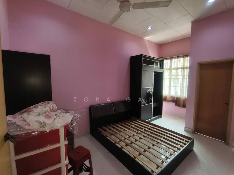 Tanah Kediaman untuk Dijual di Taman Desa Cemerlang (Ulu Tiram) - Zora Gan - Bedroom - PropertyGuru.com.my