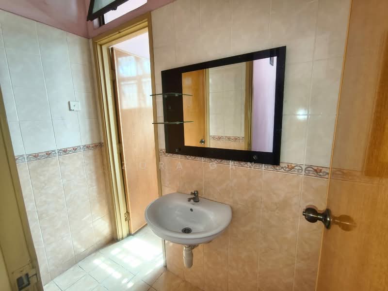 Tanah Kediaman untuk Dijual di Taman Desa Cemerlang (Ulu Tiram) - Zora Gan - Bathroom - PropertyGuru.com.my