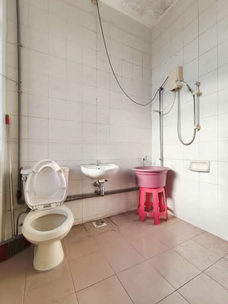 Rumah Teres 2 Tingkat untuk Dijual di Taman Desa Cemerlang (Ulu Tiram) - Han Yong Ang - Bathroom - PropertyGuru.com.my