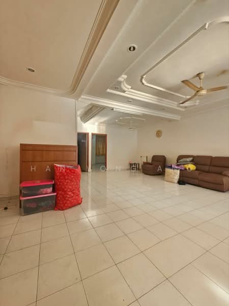 Rumah Teres 2 Tingkat untuk Dijual di Taman Desa Cemerlang (Ulu Tiram) - Han Yong Ang - Living Room - PropertyGuru.com.my