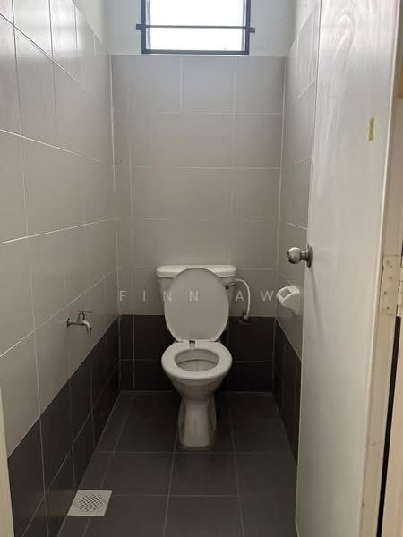 Shop for Sale in Taman Indah (Tampoi) - Finn Aw - Bathroom - PropertyGuru.com.my