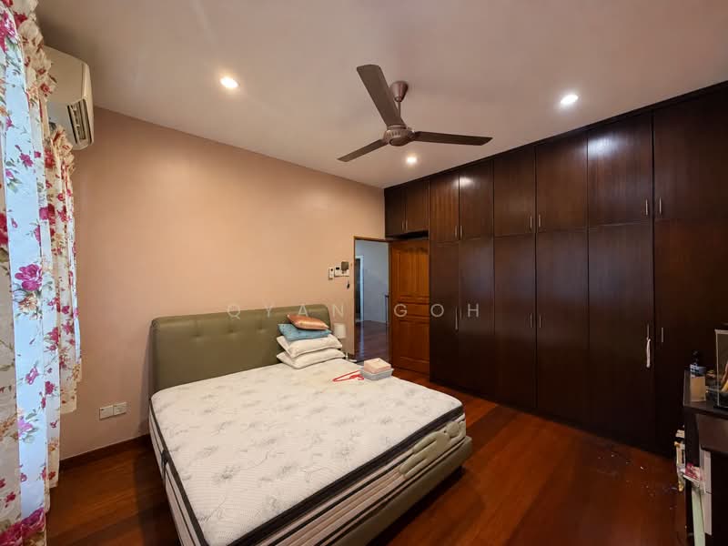 Semi-Detached House for Sale in Island Glades (Jelutong) - Qyan Goh - Bedroom - PropertyGuru.com.my