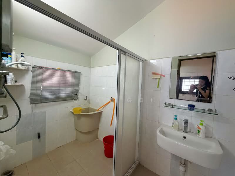Semi-Detached House for Sale in Island Glades (Jelutong) - Qyan Goh - Bathroom - PropertyGuru.com.my