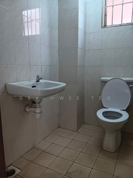 Service Residence for Sale at Brunsfield Riverview - Gek Hwee Teo - Bathroom - PropertyGuru.com.my