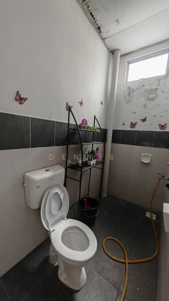Pejabat untuk Disewa di Taman Kempas Utama (Tebrau) - Dennis Peh - Bathroom - PropertyGuru.com.my