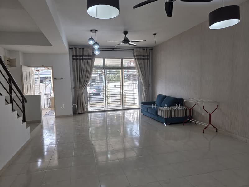 Rumah Teres 2 Tingkat untuk Dijual di Setia Alam (Selangor) - Joseph Chan - Living Room - PropertyGuru.com.my