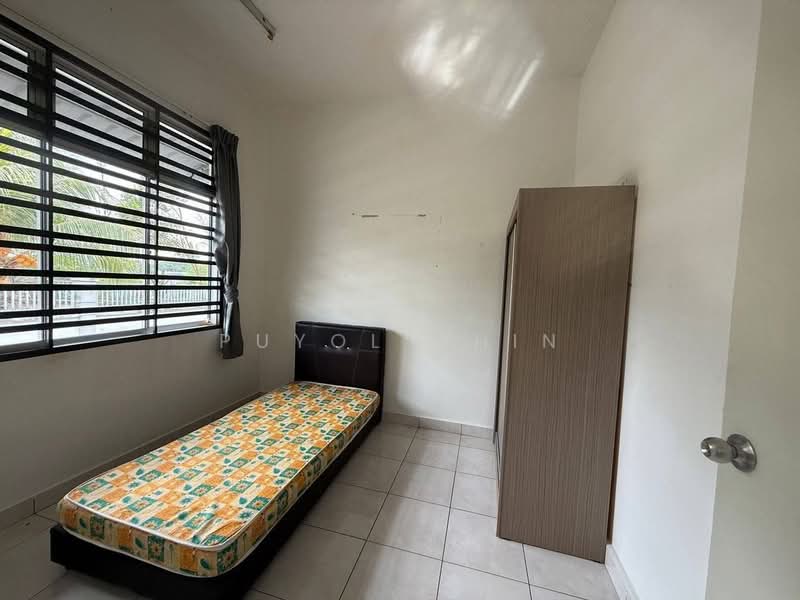 Rumah Teres 1 Tingkat untuk Disewa di Taman Mount Austin (Tebrau) - Puyol Chin - Bedroom - PropertyGuru.com.my