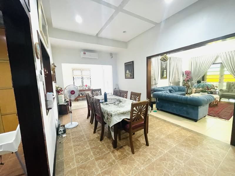 Semi-Detached House for Sale in Ampang (Selangor) - Sam Jamal - Dining Room - PropertyGuru.com.my