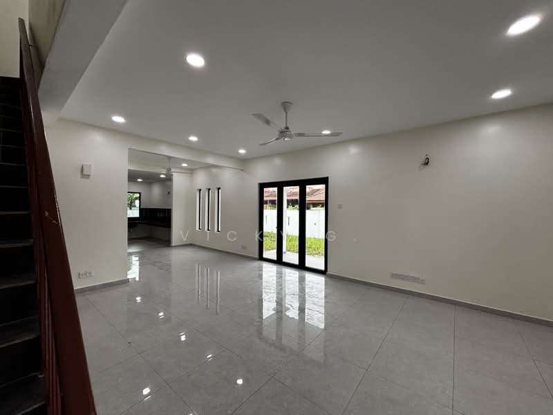 2-storey Terraced House for Sale in Taman Prima Saujana (Kajang) - Vicky G. - Living Room - PropertyGuru.com.my