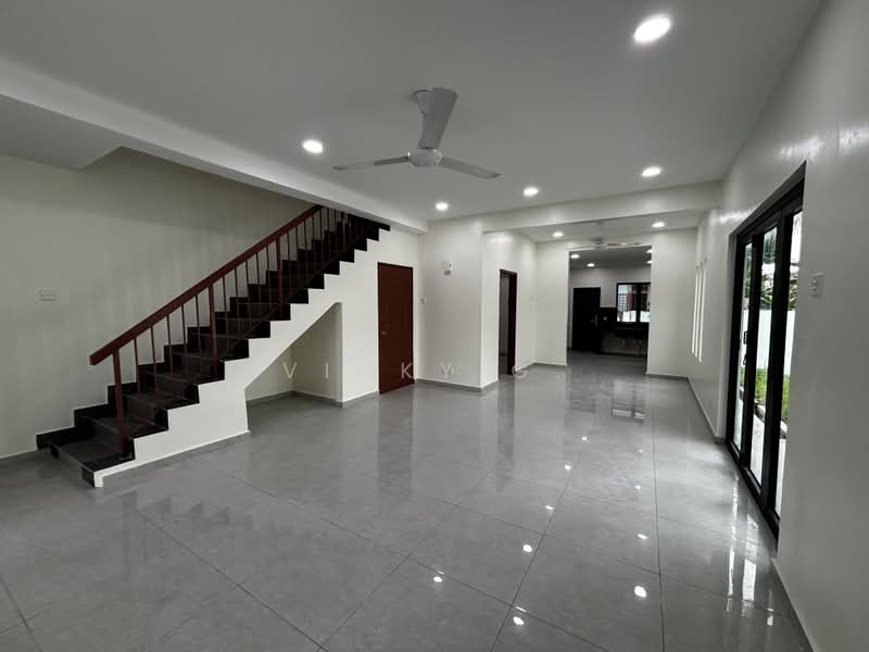 2-storey Terraced House for Sale in Taman Prima Saujana (Kajang) - Vicky G. - Living Room - PropertyGuru.com.my