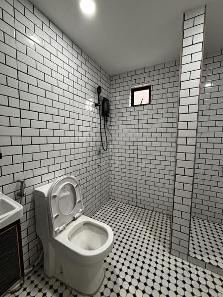 2-storey Terraced House for Sale in Taman Prima Saujana (Kajang) - Vicky G. - Bathroom - PropertyGuru.com.my