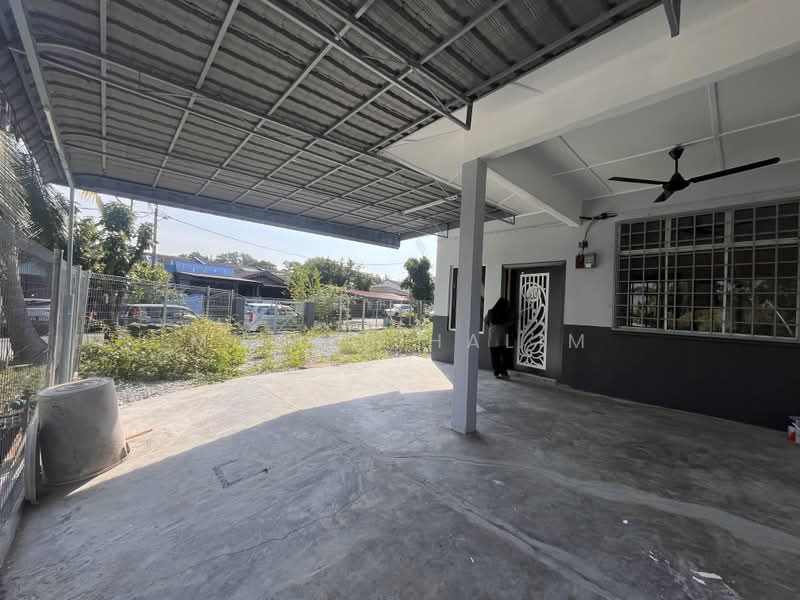 1-storey Terraced House for Rent in Bandar Rinching Seksyen 2 (Semenyih) - Mu'izz Halim - PropertyGuru.com.my