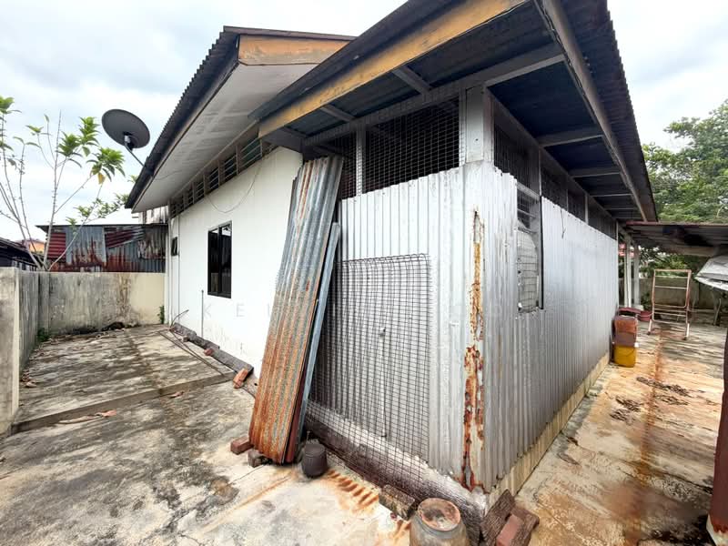 1-storey Terraced House for Sale in Wah Loong (Kampar) - Kelvin Foo - Exterior - PropertyGuru.com.my