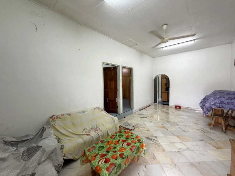 1-storey Terraced House for Sale in Wah Loong (Kampar) - Kelvin Foo - Living Room - PropertyGuru.com.my
