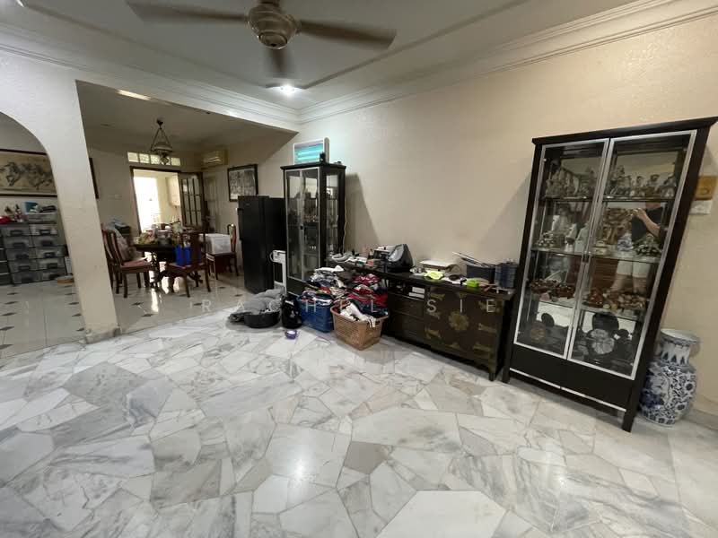 2-storey Terraced House for Sale in Taman Tun Dr Ismail (Kuala Lumpur) - Rachel Sie - Living Room - PropertyGuru.com.my