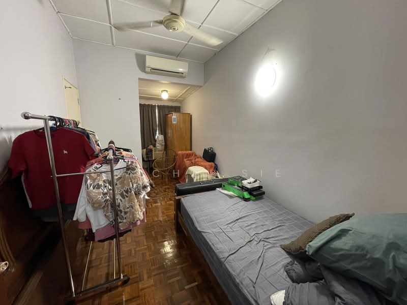 2-storey Terraced House for Sale in Taman Tun Dr Ismail (Kuala Lumpur) - Rachel Sie - Bedroom - PropertyGuru.com.my