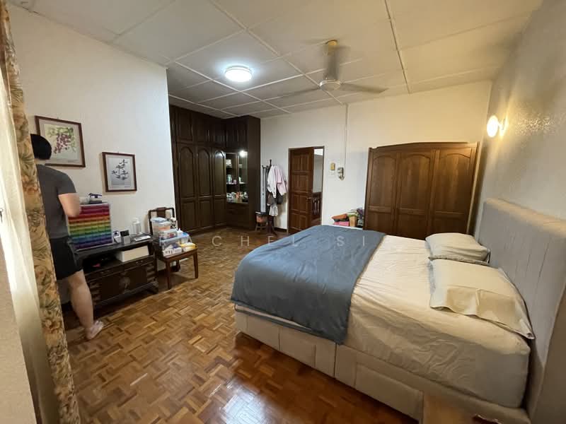 2-storey Terraced House for Sale in Taman Tun Dr Ismail (Kuala Lumpur) - Rachel Sie - Bedroom - PropertyGuru.com.my