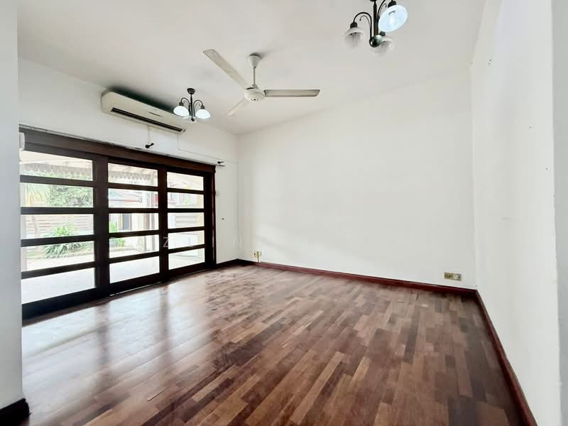 Rumah Teres untuk Dijual di Usj 2 (Subang Jaya) - Razlina Razali - Living Room - PropertyGuru.com.my