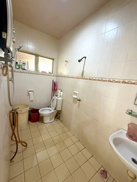 Semi-Detached House for Sale in Taman Impiana 2 (Teluk Intan) - Kelvin Foo - Bathroom - PropertyGuru.com.my