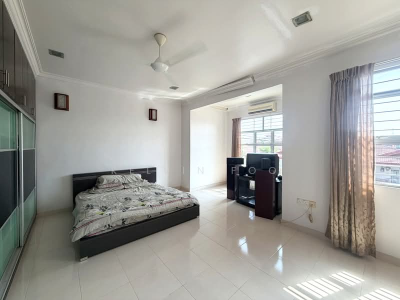 Semi-Detached House for Sale in Taman Impiana 2 (Teluk Intan) - Kelvin Foo - Bedroom - PropertyGuru.com.my