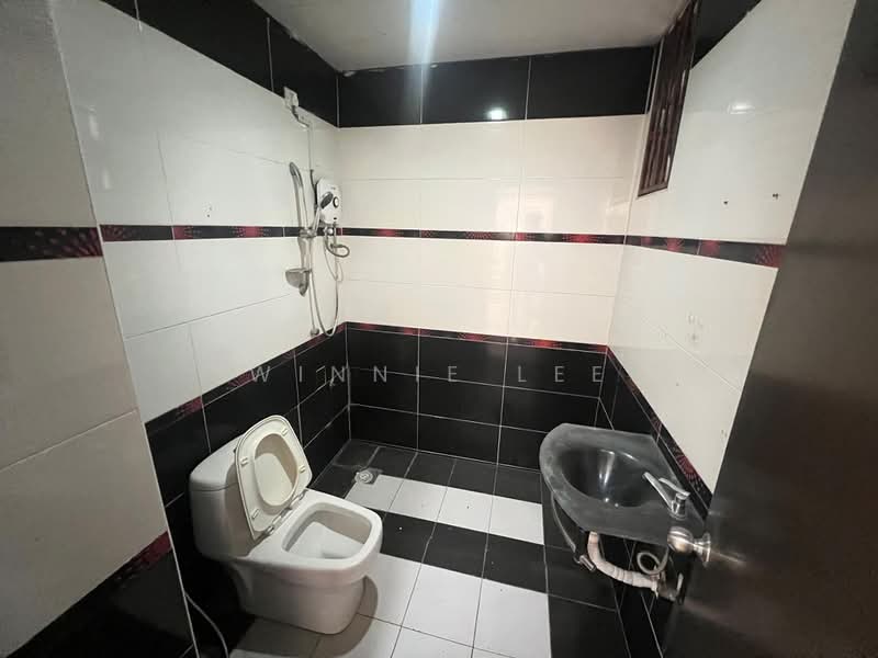 Condominium for Sale at Impian Heights - Winnie Lee - Bathroom - PropertyGuru.com.my